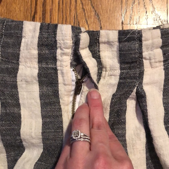 Indigo rising striped linen shorts size large - Picture 4 of 9